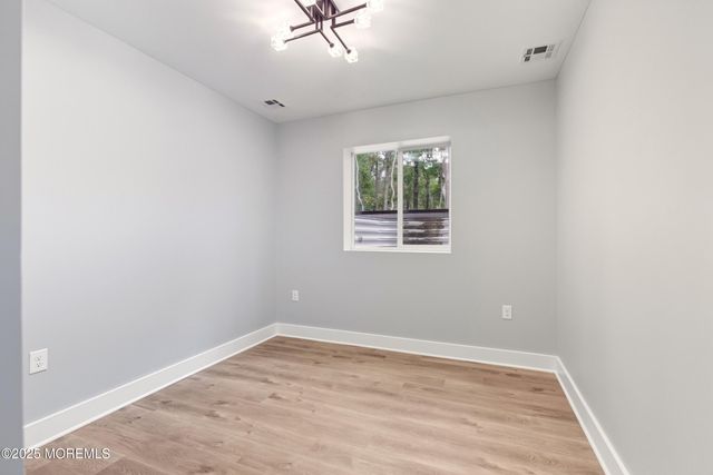 724 Sunset Road, Beachwood, NJ 08722