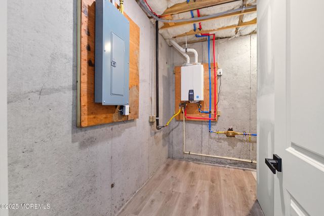 724 Sunset Road, Beachwood, NJ 08722