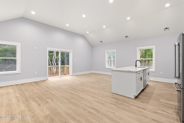 724 Sunset Road, Beachwood, NJ 08722