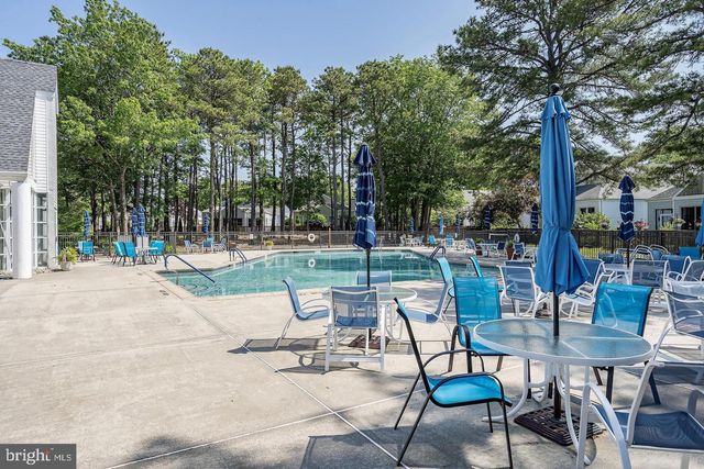 106 ATLANTIC HILLS BLVD, Manahawkin, NJ 08050