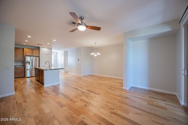 10655 N 9TH Street 213, Phoenix, AZ 85020