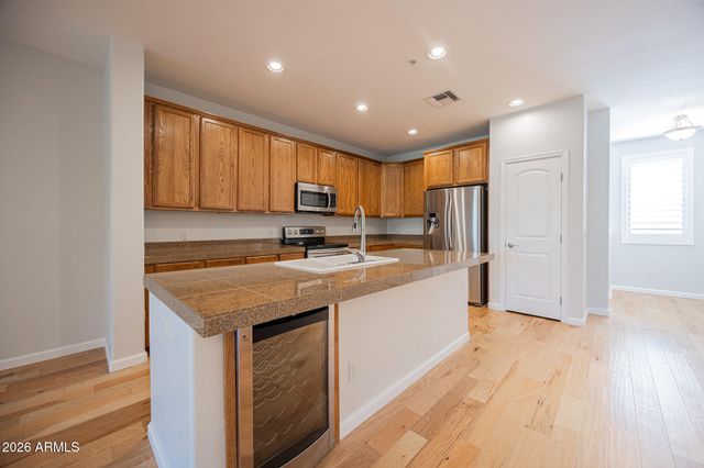 10655 N 9TH Street 213, Phoenix, AZ 85020