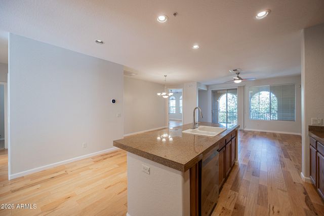 10655 N 9TH Street 213, Phoenix, AZ 85020
