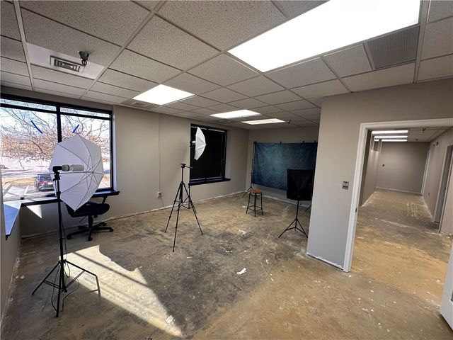 9576 PERRY HIGHWAY, Mccandless, PA 15237