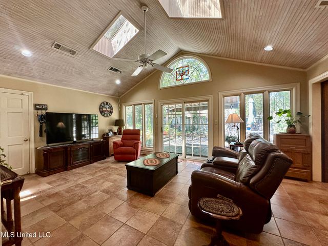 106 Caroline Cove, Clinton, MS 39056