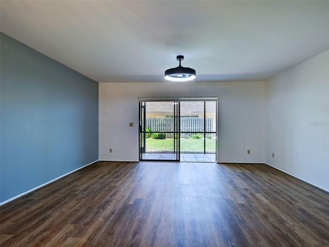 2004 LONGPOINTE CIRCLE E2, Venice, FL 34293