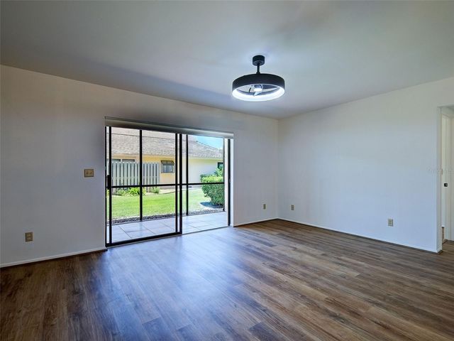 2004 LONGPOINTE CIRCLE E2, Venice, FL 34293