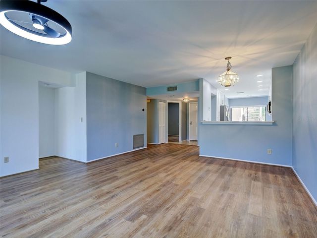 2004 LONGPOINTE CIRCLE E2, Venice, FL 34293