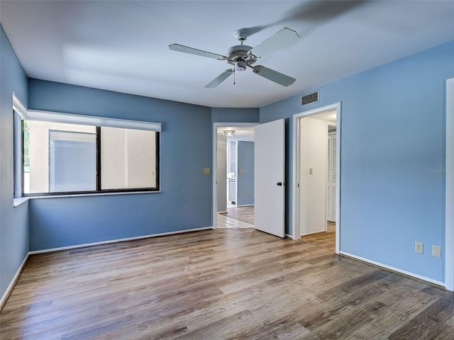 2004 LONGPOINTE CIRCLE E2, Venice, FL 34293