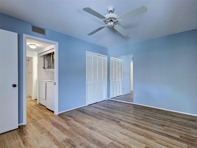 2004 LONGPOINTE CIRCLE E2, Venice, FL 34293