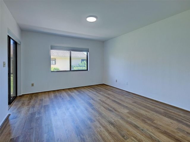 2004 LONGPOINTE CIRCLE E2, Venice, FL 34293