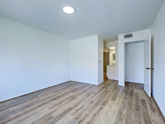 2004 LONGPOINTE CIRCLE E2, Venice, FL 34293