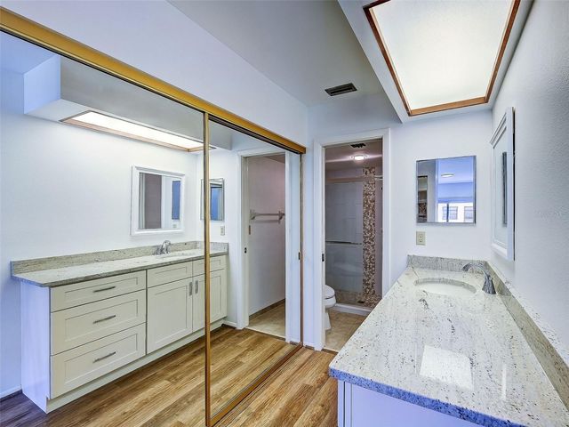 2004 LONGPOINTE CIRCLE E2, Venice, FL 34293