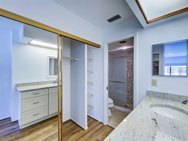 2004 LONGPOINTE CIRCLE E2, Venice, FL 34293