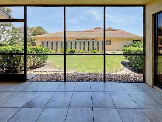 2004 LONGPOINTE CIRCLE E2, Venice, FL 34293