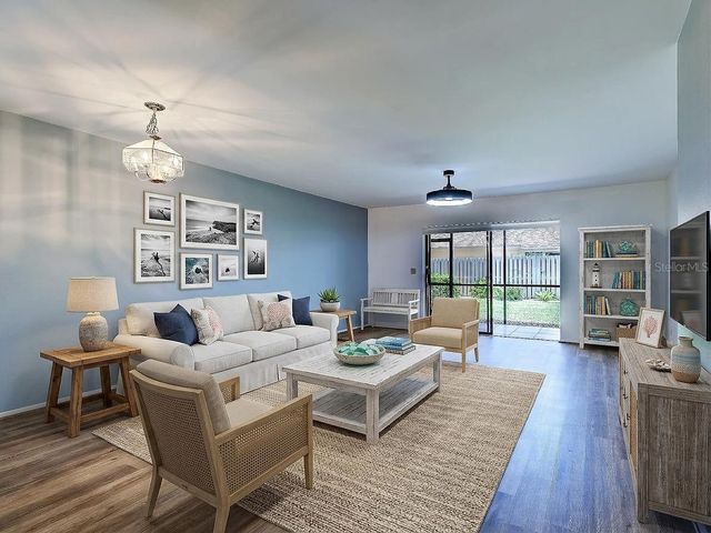 2004 LONGPOINTE CIRCLE E2, Venice, FL 34293