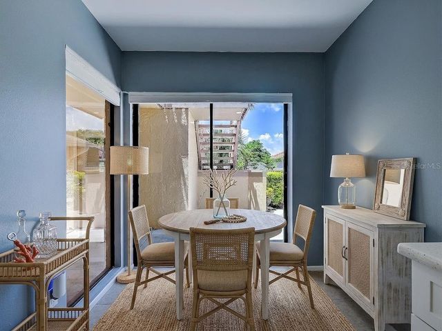 2004 LONGPOINTE CIRCLE E2, Venice, FL 34293