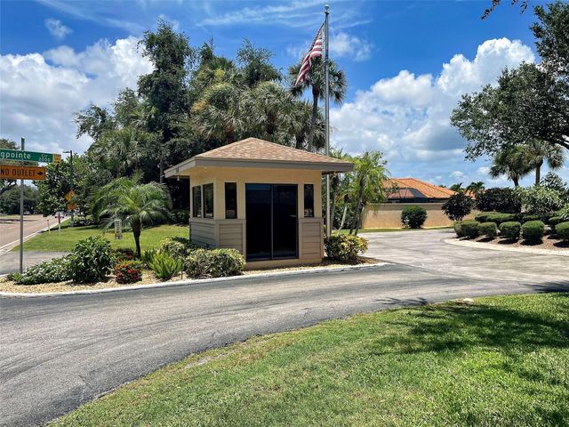 2004 LONGPOINTE CIRCLE E2, Venice, FL 34293