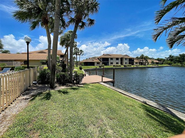 2004 LONGPOINTE CIRCLE E2, Venice, FL 34293