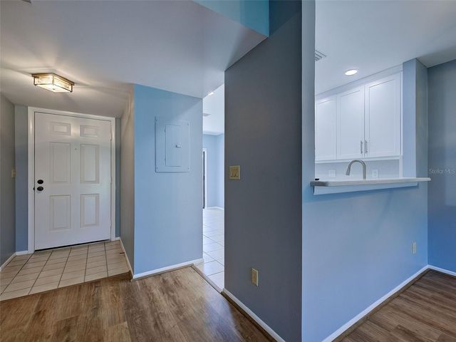 2004 LONGPOINTE CIRCLE E2, Venice, FL 34293