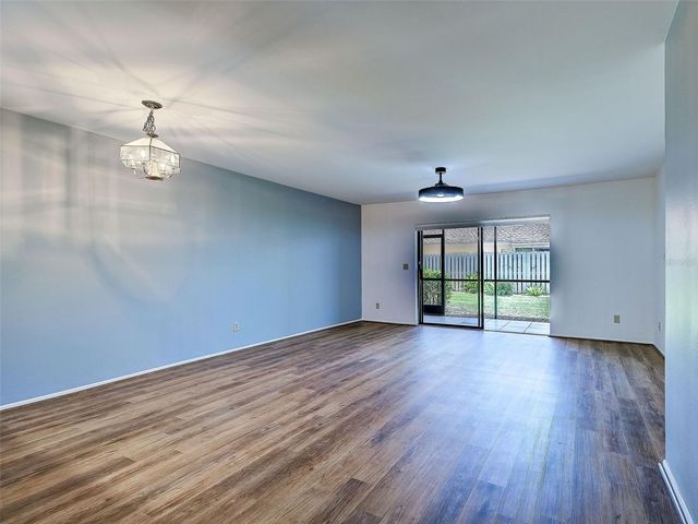 2004 LONGPOINTE CIRCLE E2, Venice, FL 34293
