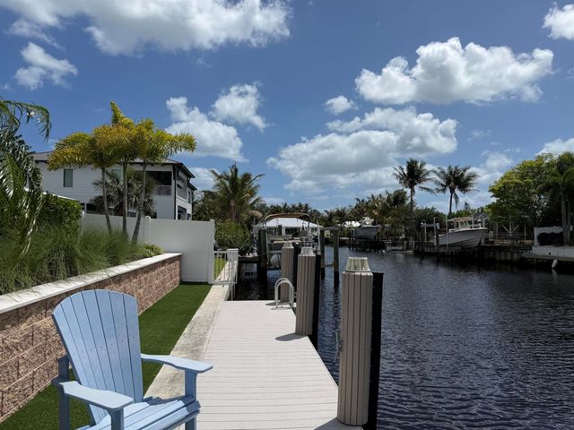 16 LEEWARD Circle, Tequesta, FL 33469