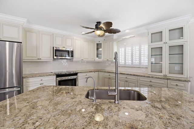 16 LEEWARD Circle, Tequesta, FL 33469