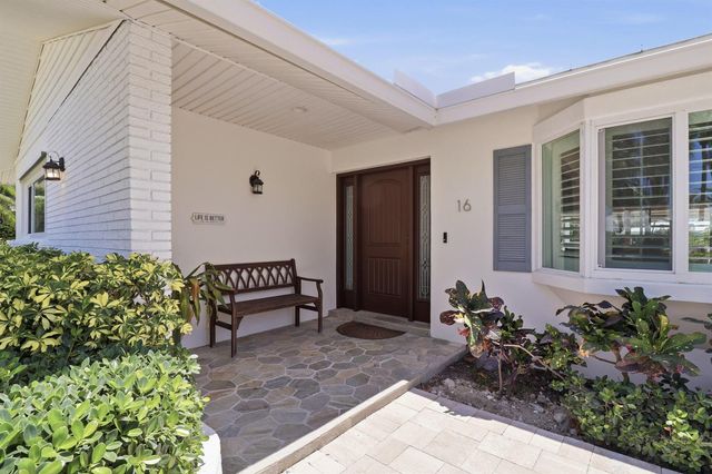 16 LEEWARD Circle, Tequesta, FL 33469