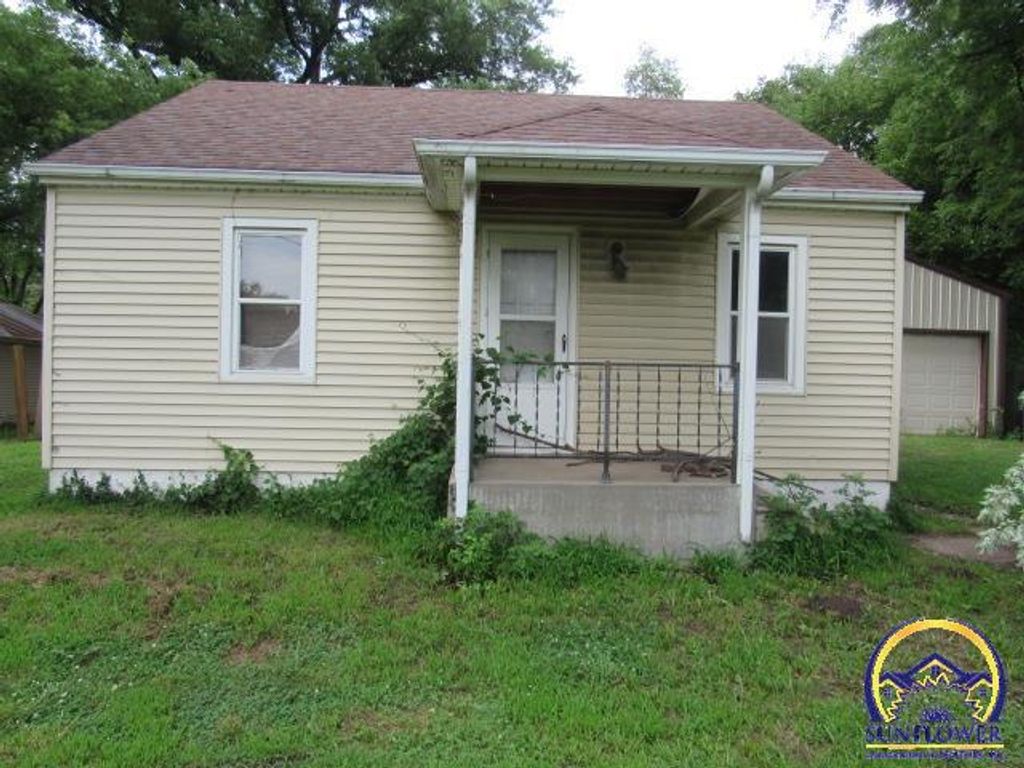 3618 NE Seward AVE, Topeka, KS 66616