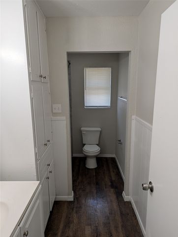 1001 W Main Street, Crowley, TX 76036