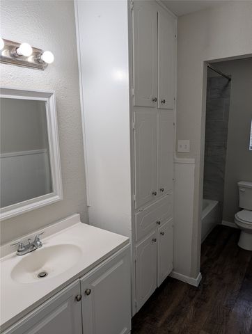 1001 W Main Street, Crowley, TX 76036