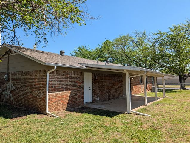 1001 W Main Street, Crowley, TX 76036
