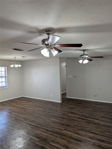 1001 W Main Street, Crowley, TX 76036