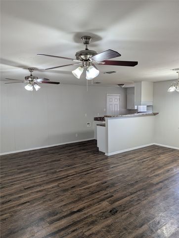 1001 W Main Street, Crowley, TX 76036