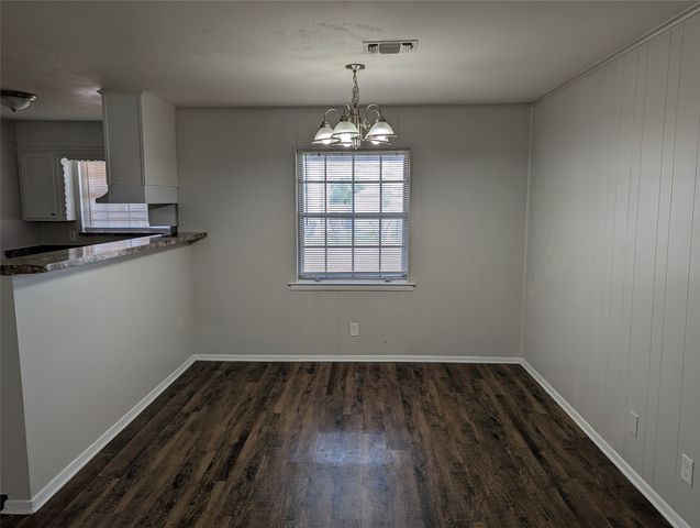 1001 W Main Street, Crowley, TX 76036