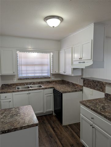 1001 W Main Street, Crowley, TX 76036