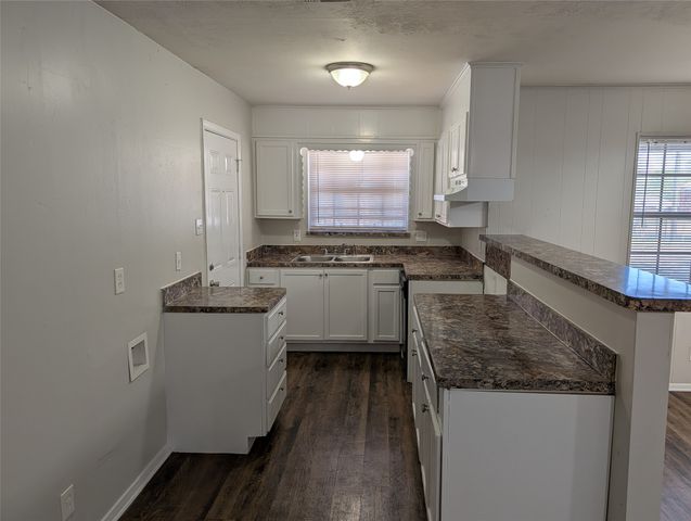 1001 W Main Street, Crowley, TX 76036