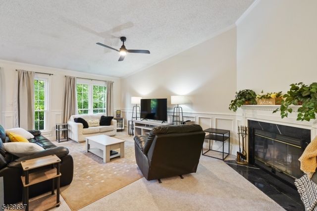 6 AMETHYST WAY, Franklin Twp., NJ 08823