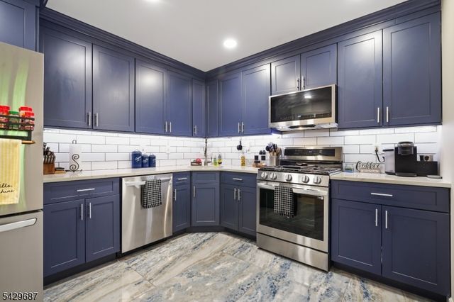 6 AMETHYST WAY, Franklin Twp., NJ 08823