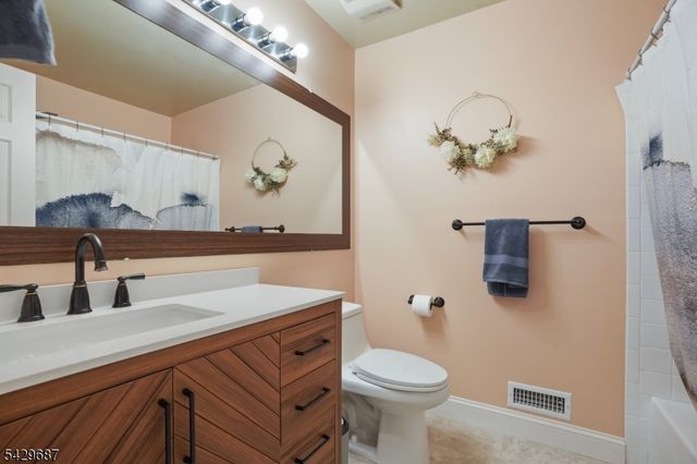 6 AMETHYST WAY, Franklin Twp., NJ 08823