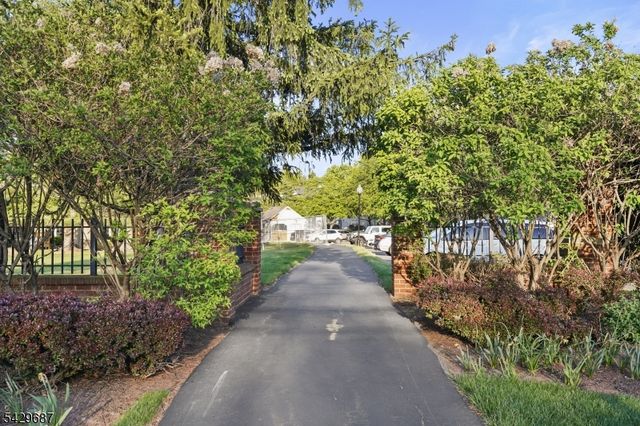 6 AMETHYST WAY, Franklin Twp., NJ 08823