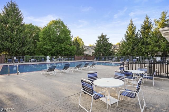 6 AMETHYST WAY, Franklin Twp., NJ 08823