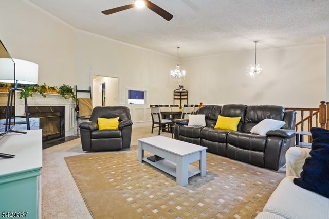 6 AMETHYST WAY, Franklin Twp., NJ 08823