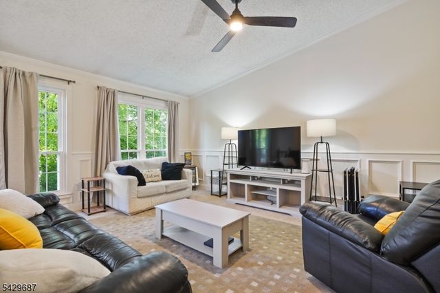 6 AMETHYST WAY, Franklin Twp., NJ 08823