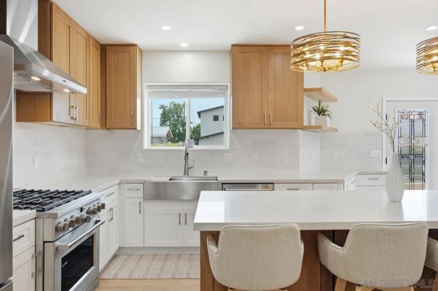 3776 Mactibby, San Diego, CA 92117