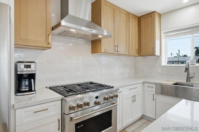3776 Mactibby, San Diego, CA 92117