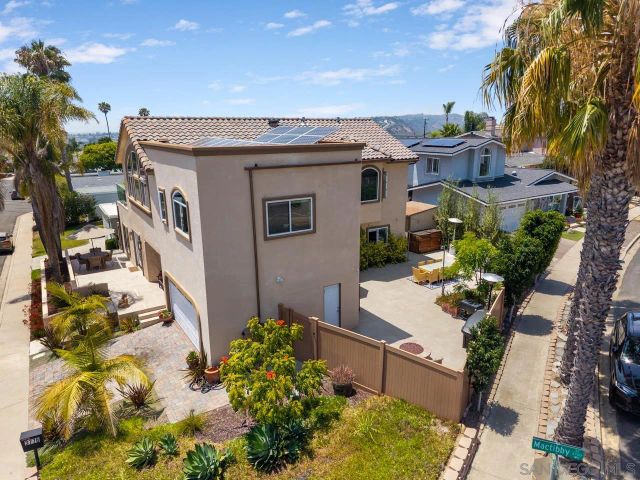 3776 Mactibby, San Diego, CA 92117