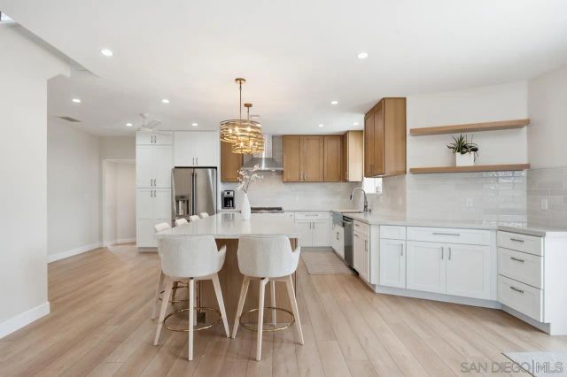 3776 Mactibby, San Diego, CA 92117