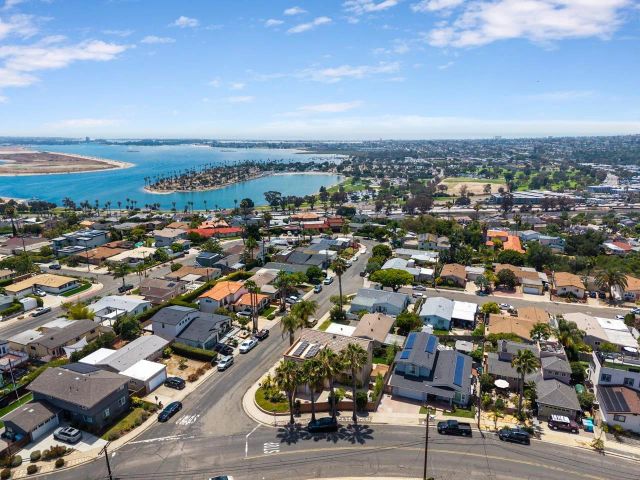 3776 Mactibby, San Diego, CA 92117