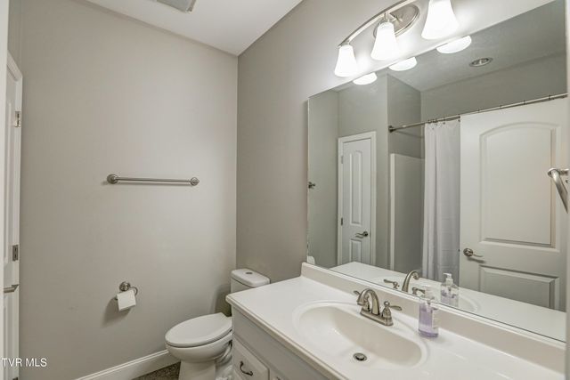 1434 Hatterdale Farm Road, Blountville, TN 37617